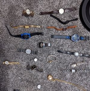 Lot of watches for parts/repair